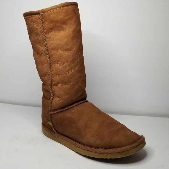 UGG Australian boots size 7 tall - Picture 1 of 8
